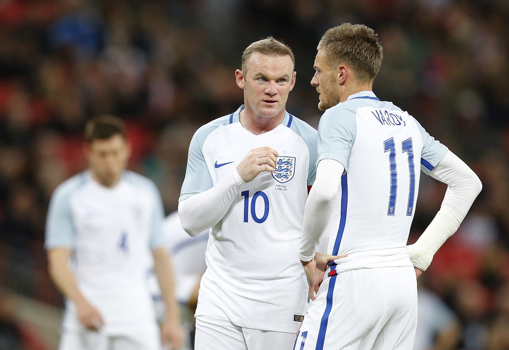 Esposas de Wayne Rooney y Jamie Vardy pelean en redes sociales