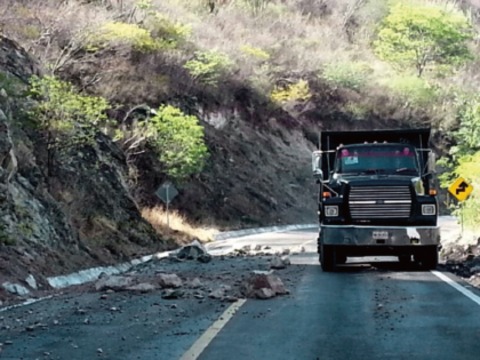 Carreteras libres, sin mejoría, dice SCT