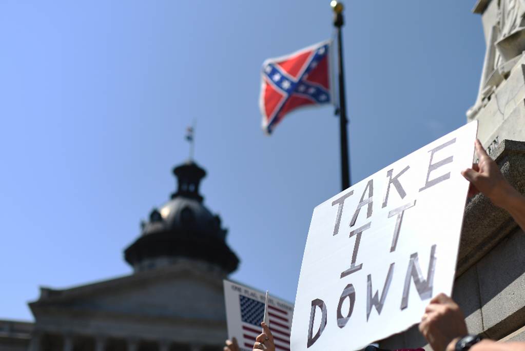Propone Congreso de Carolina retirar bandera confederada