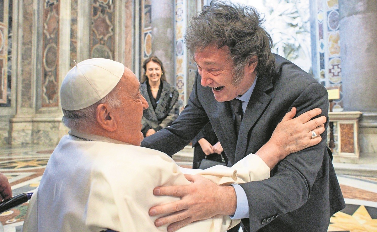 AMLO, abierto al diálogo con Javier Milei tras abrazo con el Papa Francisco