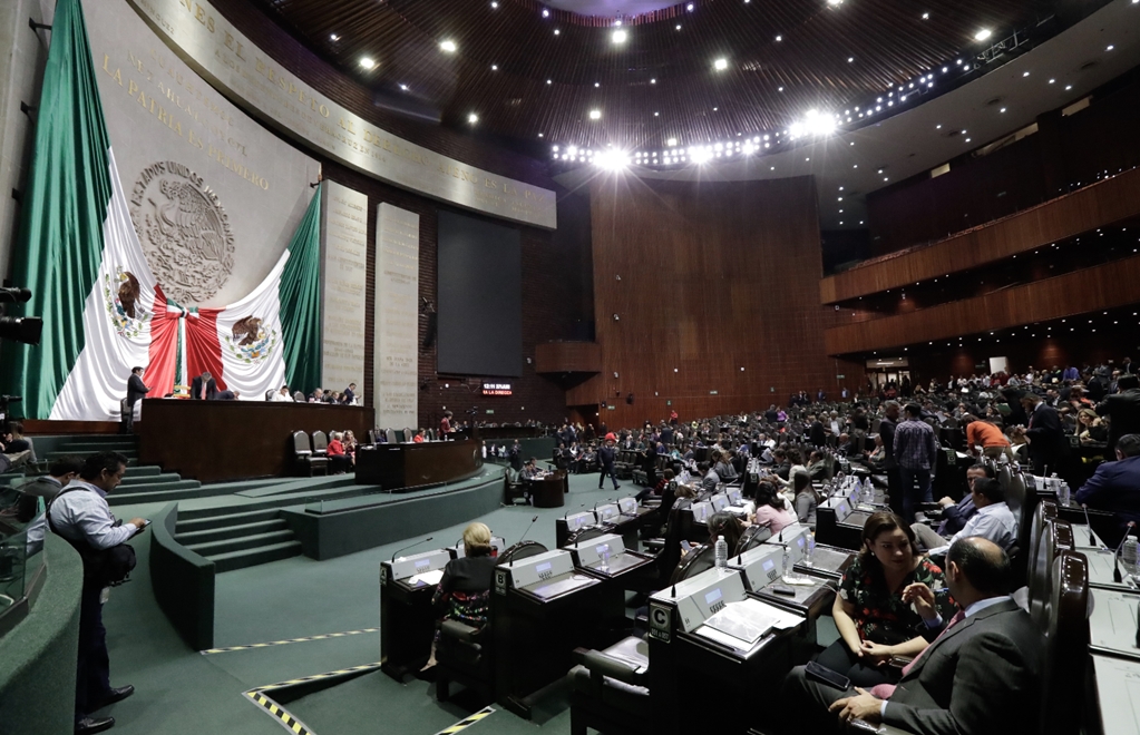 Morena va por aumentar impuestos a cigarros, alcohol y refrescos