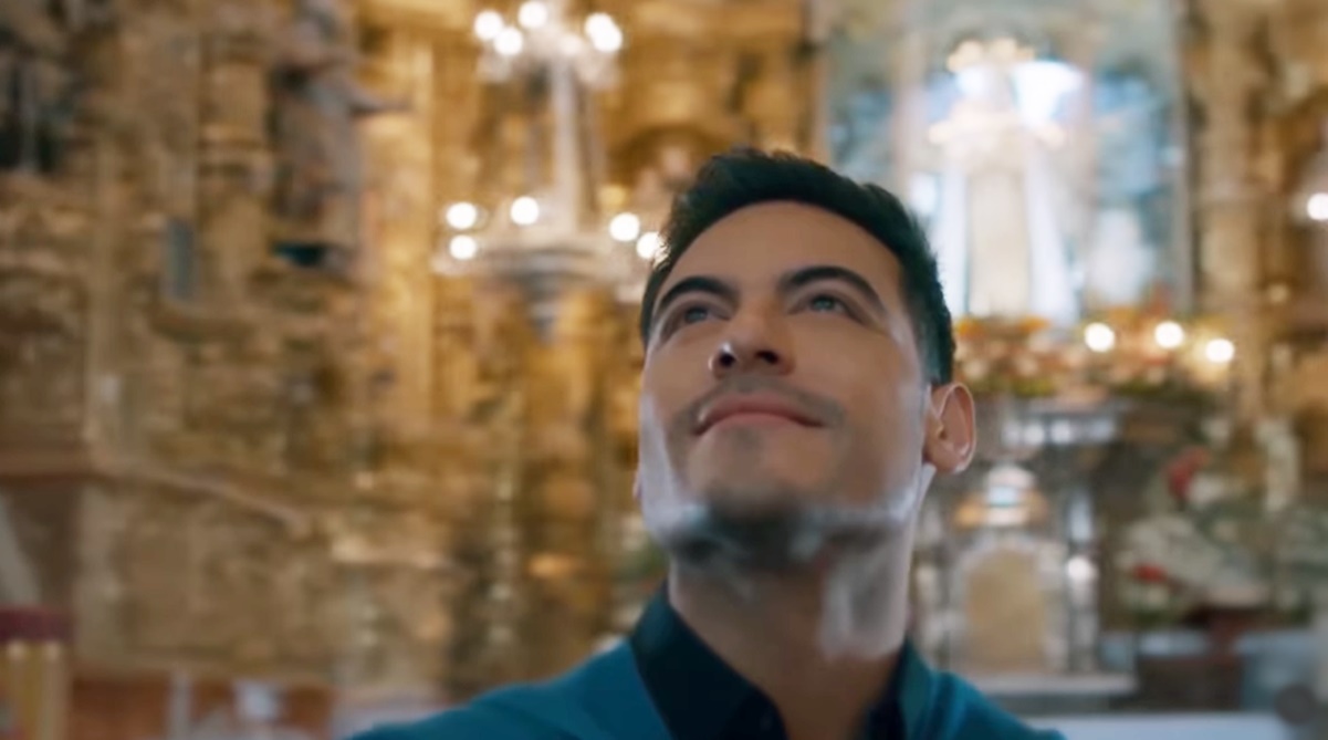 Carlos Rivera canta a la Virgen de la caridad 