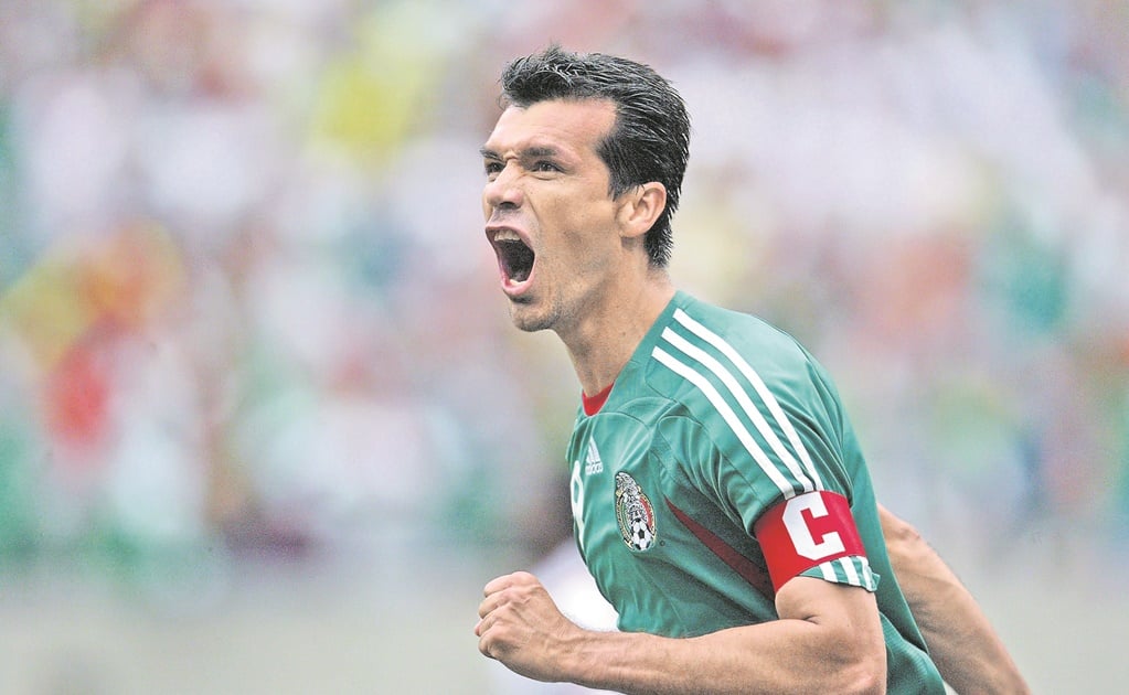 Borgetti advierte que México se quedará sin delanteros