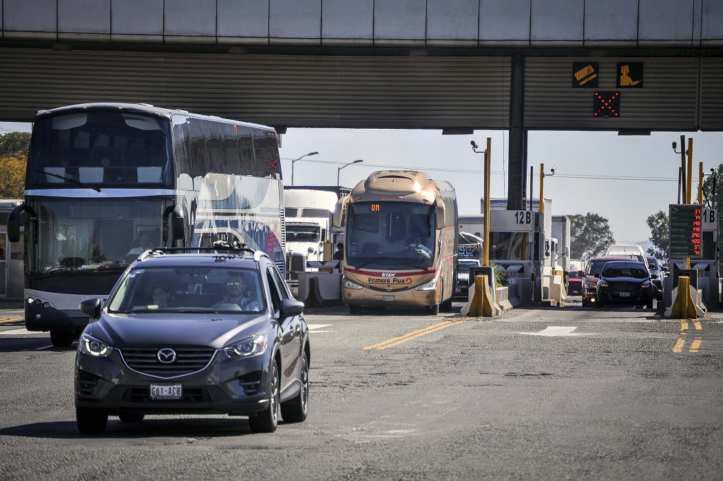 Aumento a peajes pega a choferes de transporte 