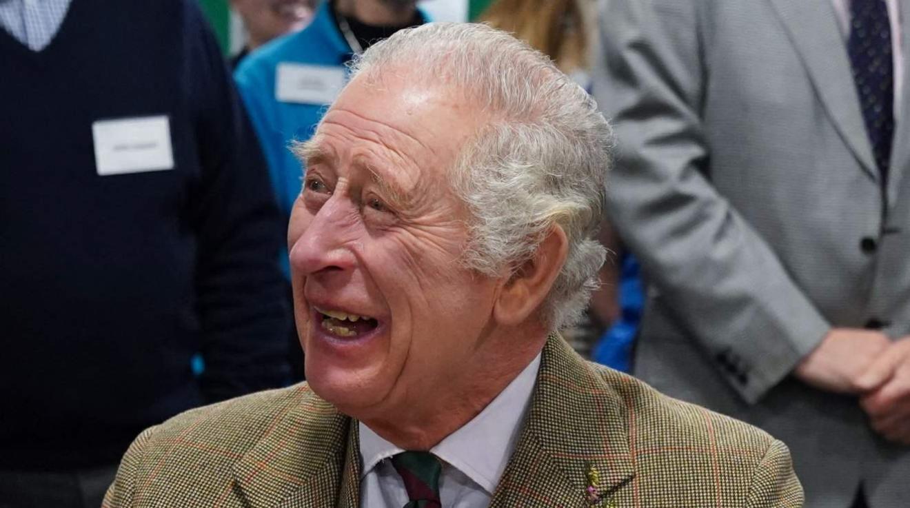 Así reaccionó el rey Carlos III cuando un seguidor pidió el regreso del príncipe Harry