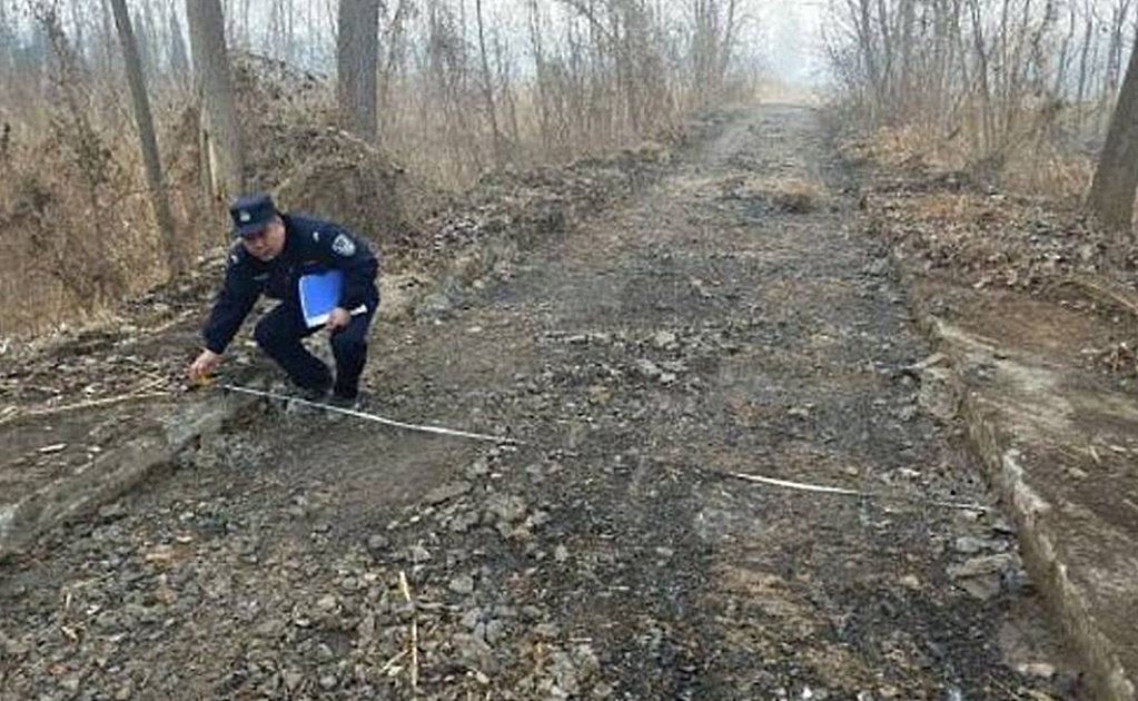 Hombre roba tramo de carretera en China para revender el cemento