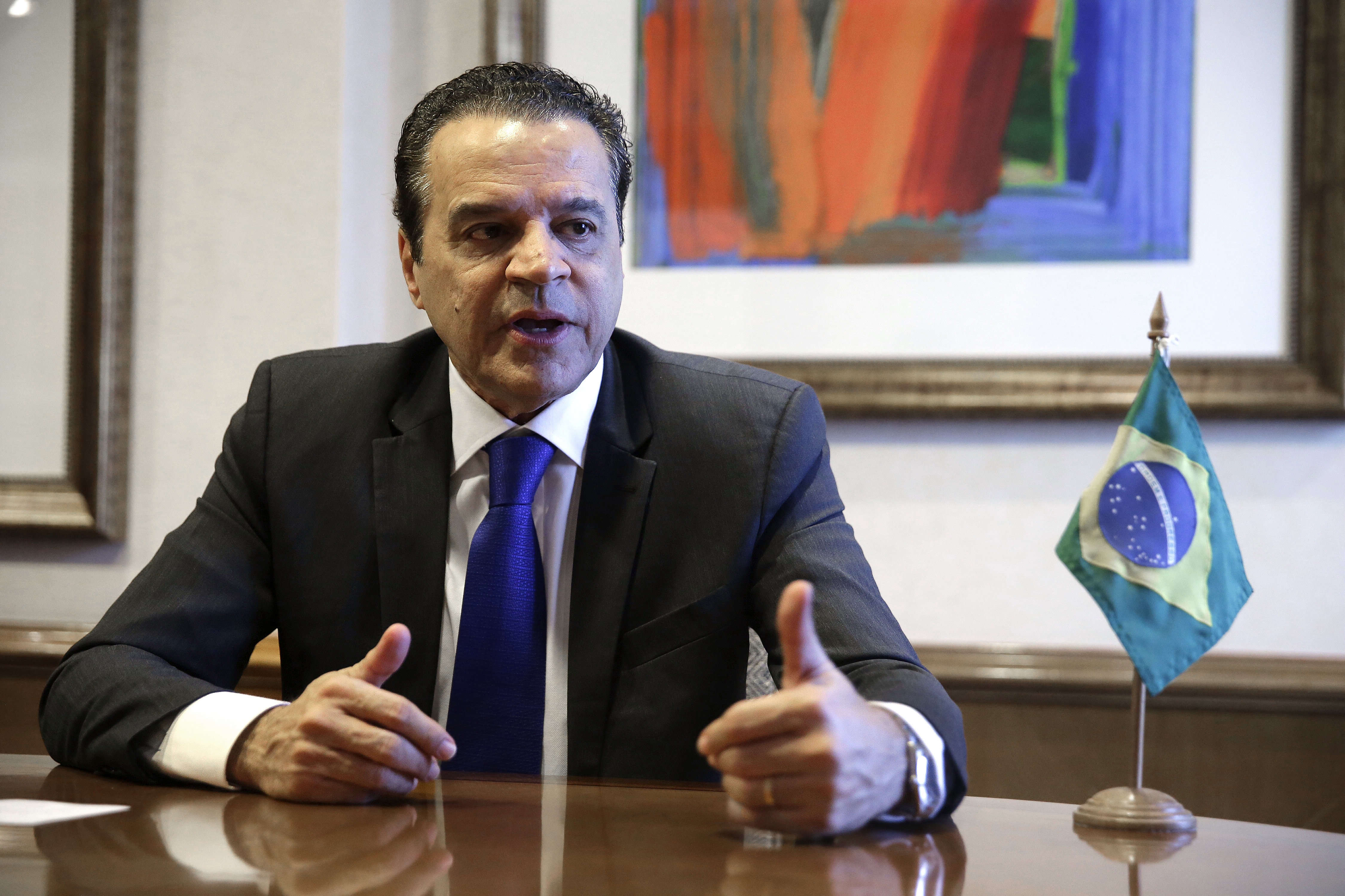 Dimite ministro de Turismo de Brasil ligado a corrupción
