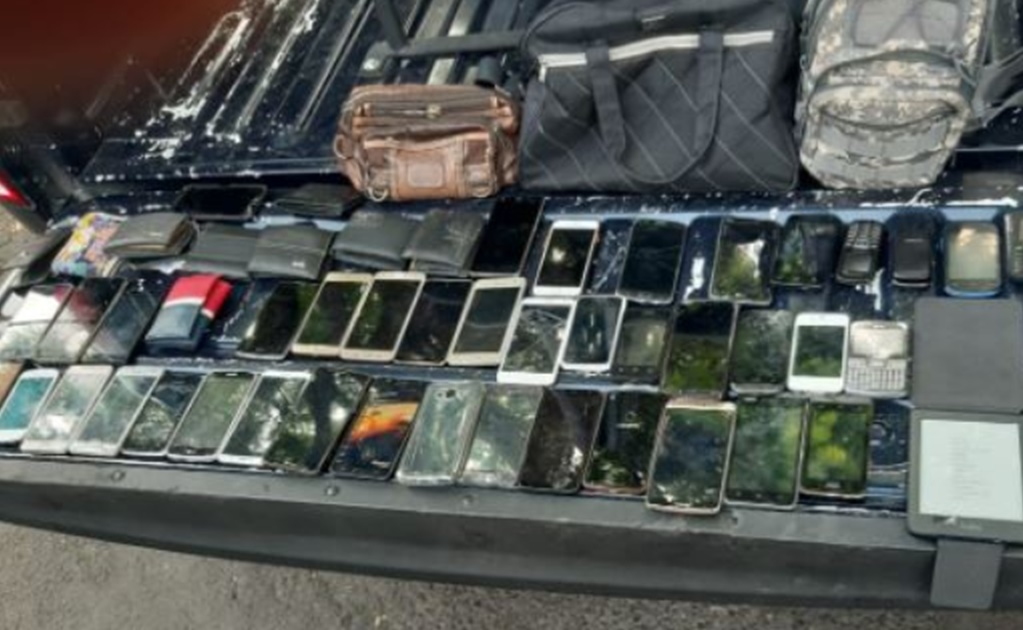 Tras asaltar camión de pasajeros, detienen a 5 con 42 celulares en Xochimilco