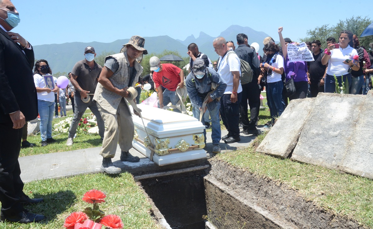 Con música de banda, familiares despiden a Yolanda Martínez