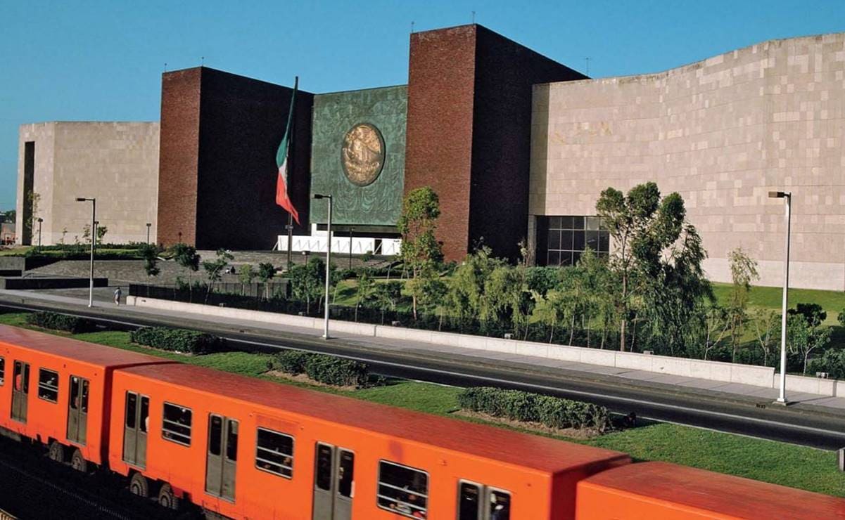 ¡Otra vez el Metro de la CDMX! Ahora se registra un incendio en las vías de la Línea 4