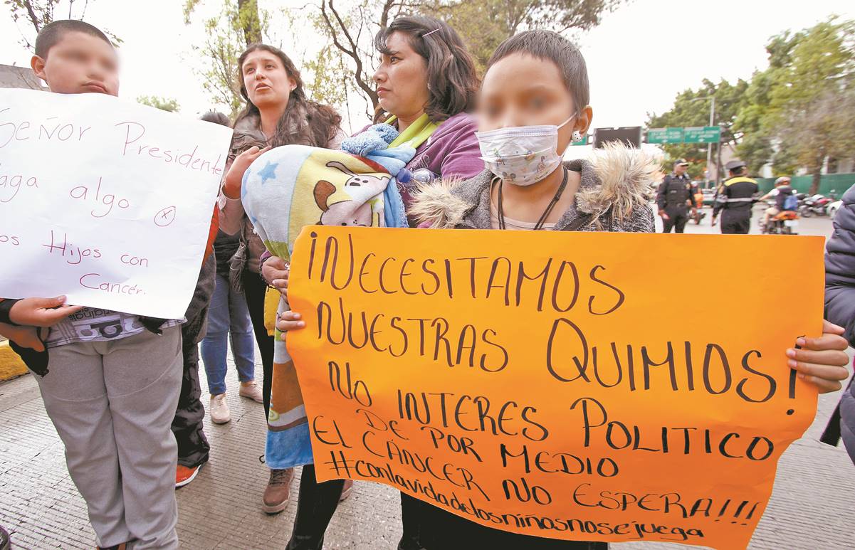 Padres de niños con cáncer exigen disculpa pública de Beatriz Gutiérrez