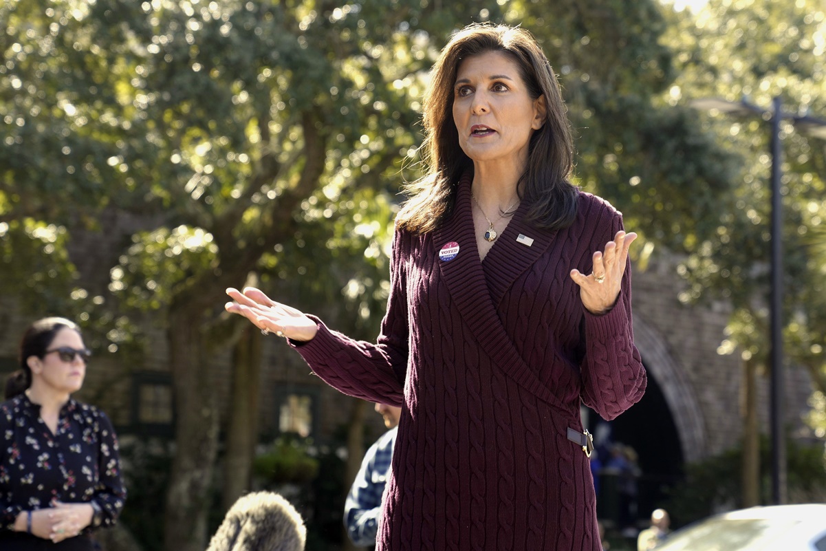 Nikki Haley se baja de la carrera presidencial y allana el camino del triunfo a Trump