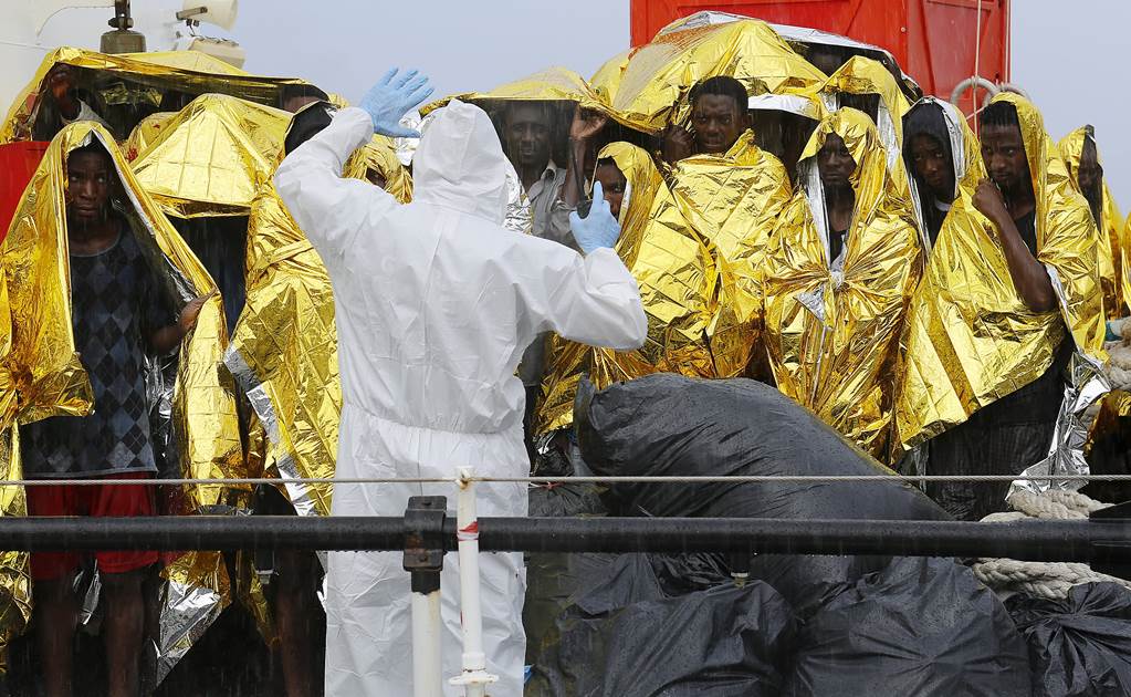 Recuperan 25 cadáveres tras naufragio en costa de Libia