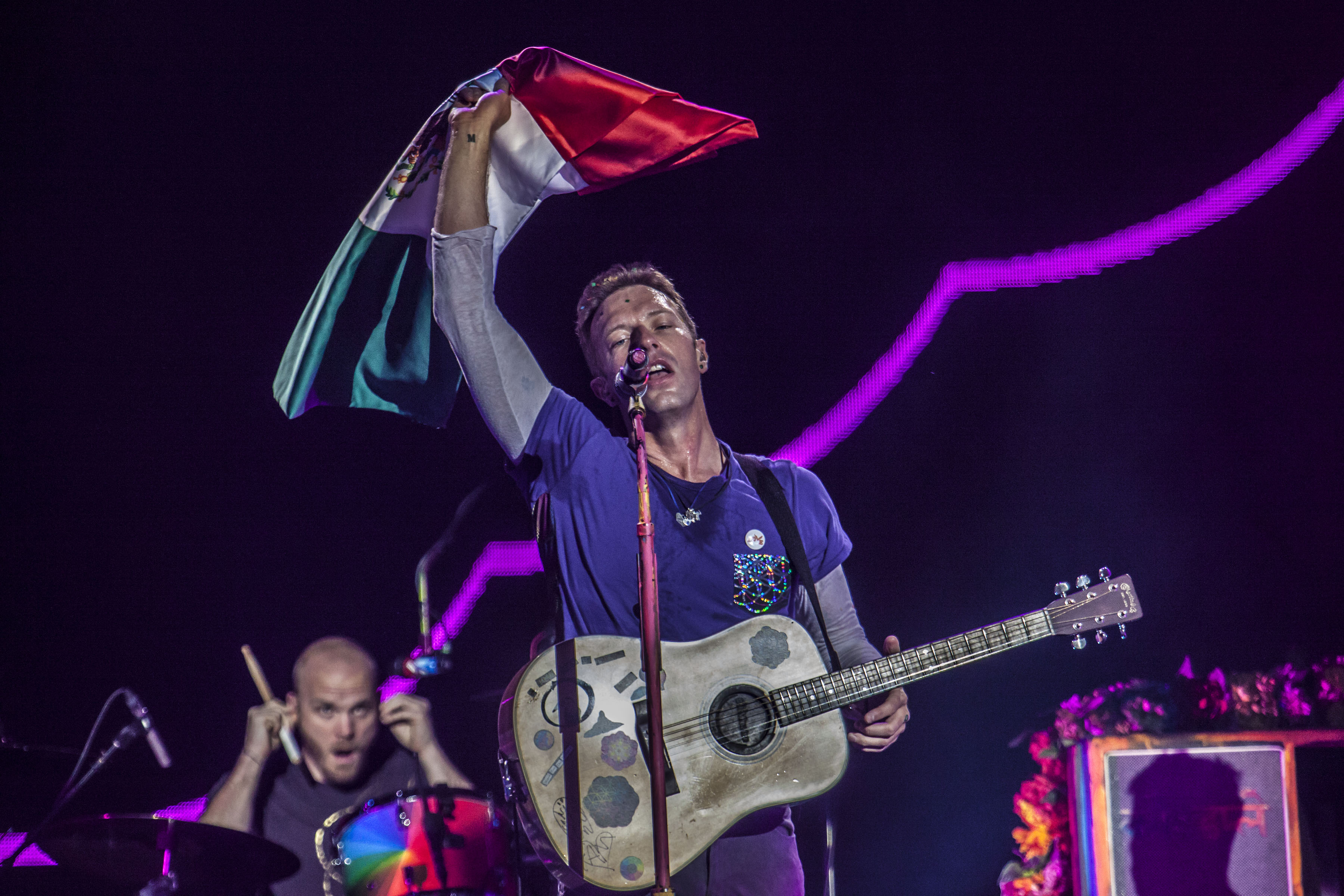 Coldplay pone a México de colores