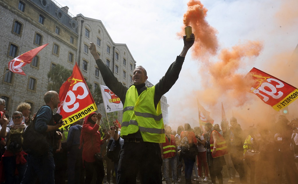Amenazan con "subir tono" a protestas contra reforma laboral en Francia