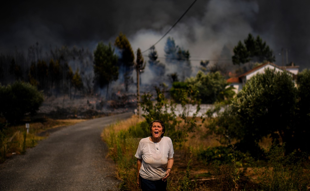 Viento y el calor dificultan lucha contra gran incendio en Portugal