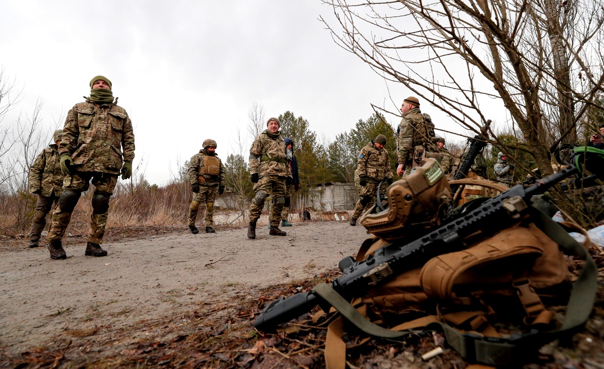 Atacan con proyectiles a funcionarios militares en el este de Ucrania 