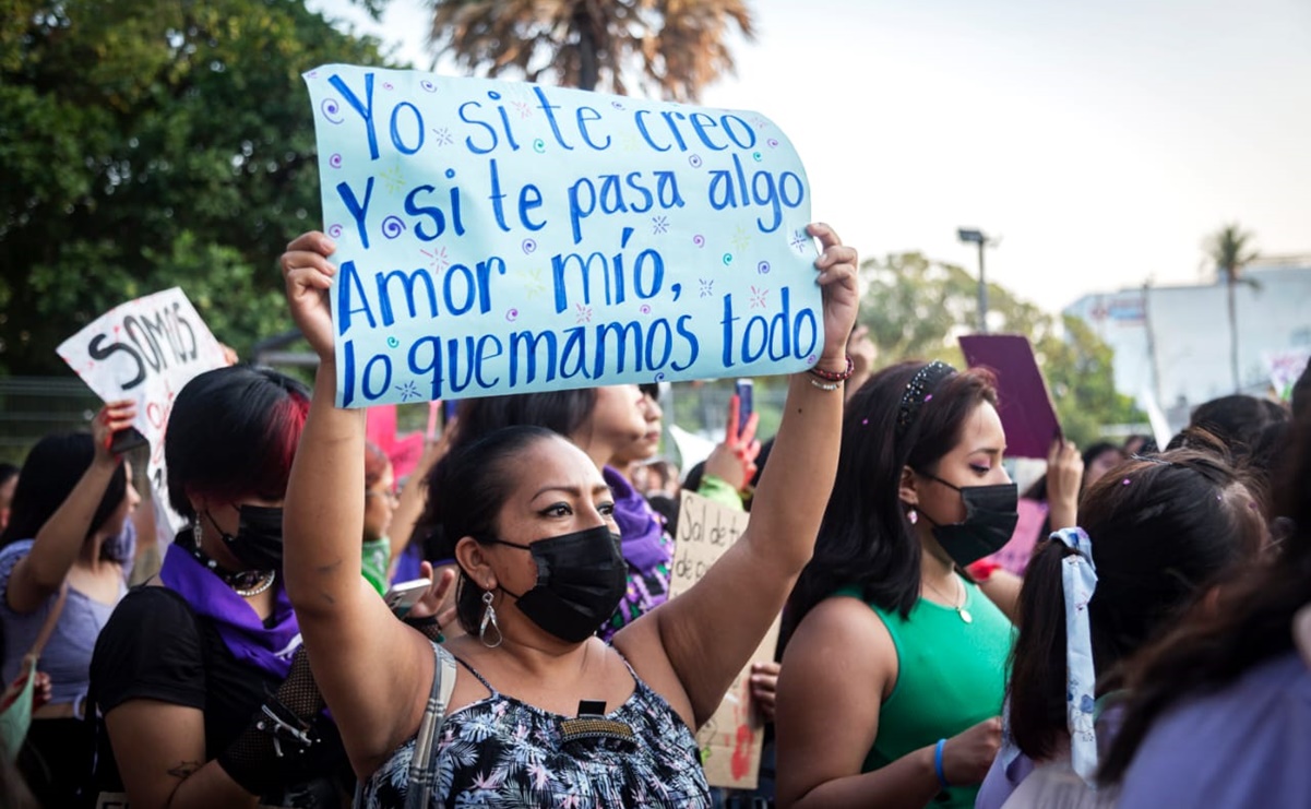 Detienen a hombre de 26 años por feminicidio de su madre en Oaxaca