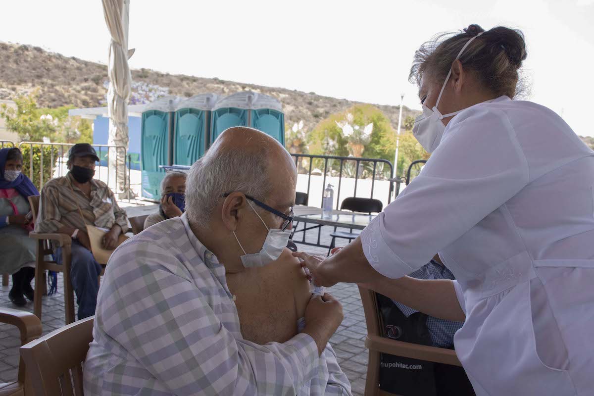 Adultos mayores, sin plan de vacunación en Querétaro