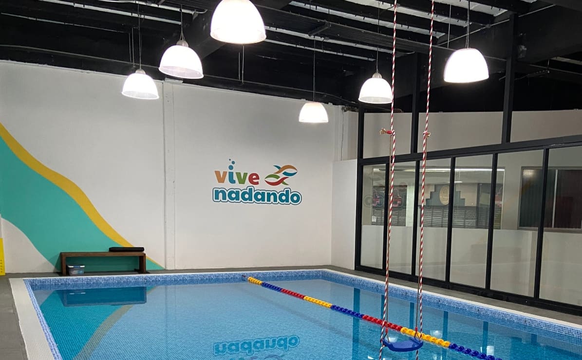 Conoce Vive Nadando, la única escuela de natación en México con programa ISR