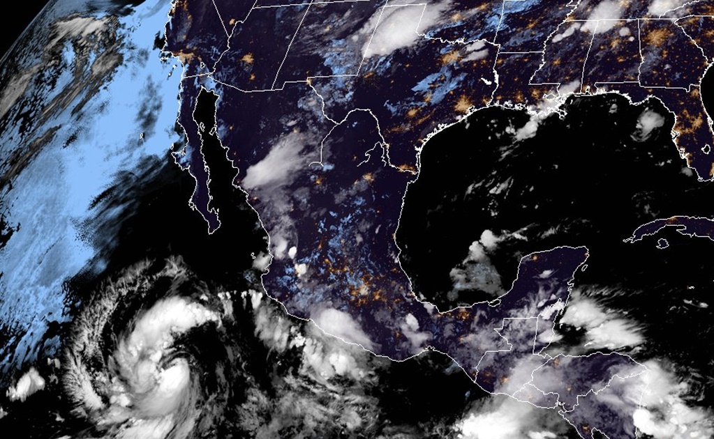 Tormenta tropical "Rosita" provoca mar de fondo en costas del Pacífico