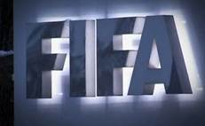 Piden la renuncia de Blatter, presidente de la FIFA	