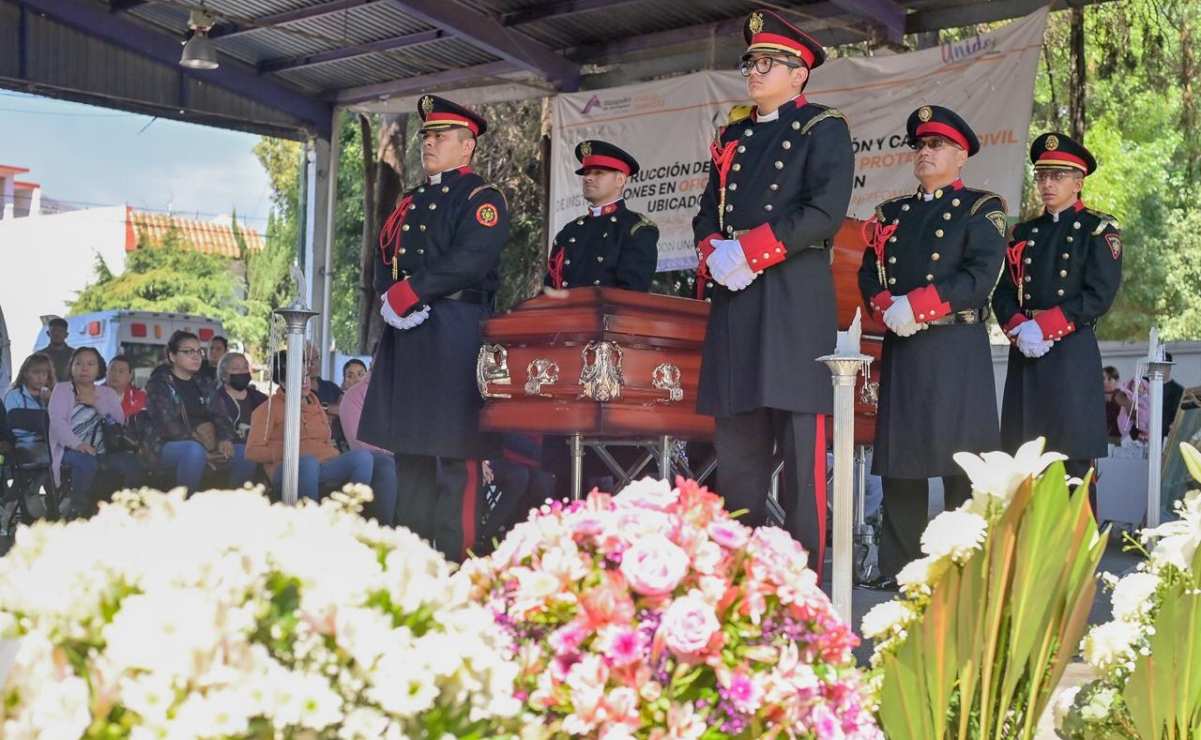 Realizan homenaje a bombero que falleció en cumplimiento de su deber en incendio de Chamapa-Lechería