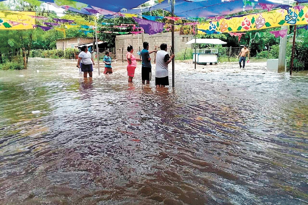 Causa ciclón tropical 17-E desbordamiento de ríos en Oaxaca
