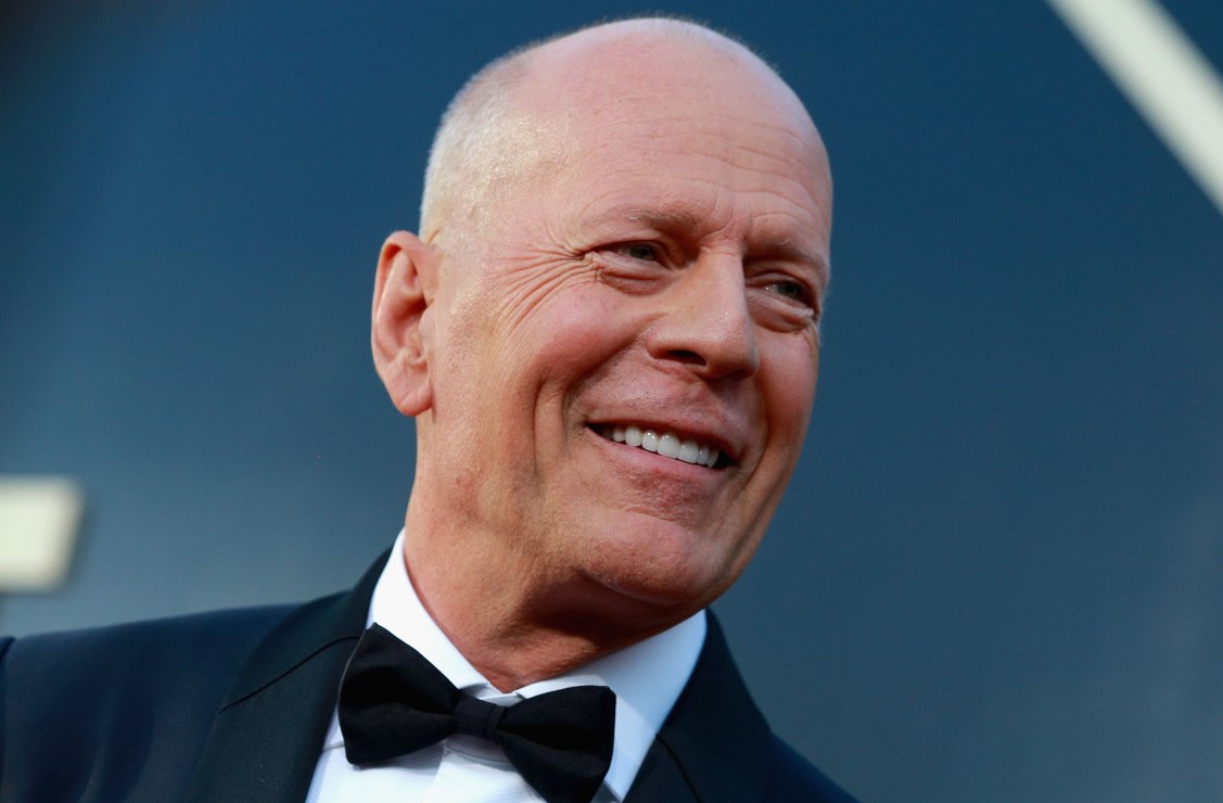 Bruce Willis, fotografiado por primera vez tras informe de diagnóstico de afasia 