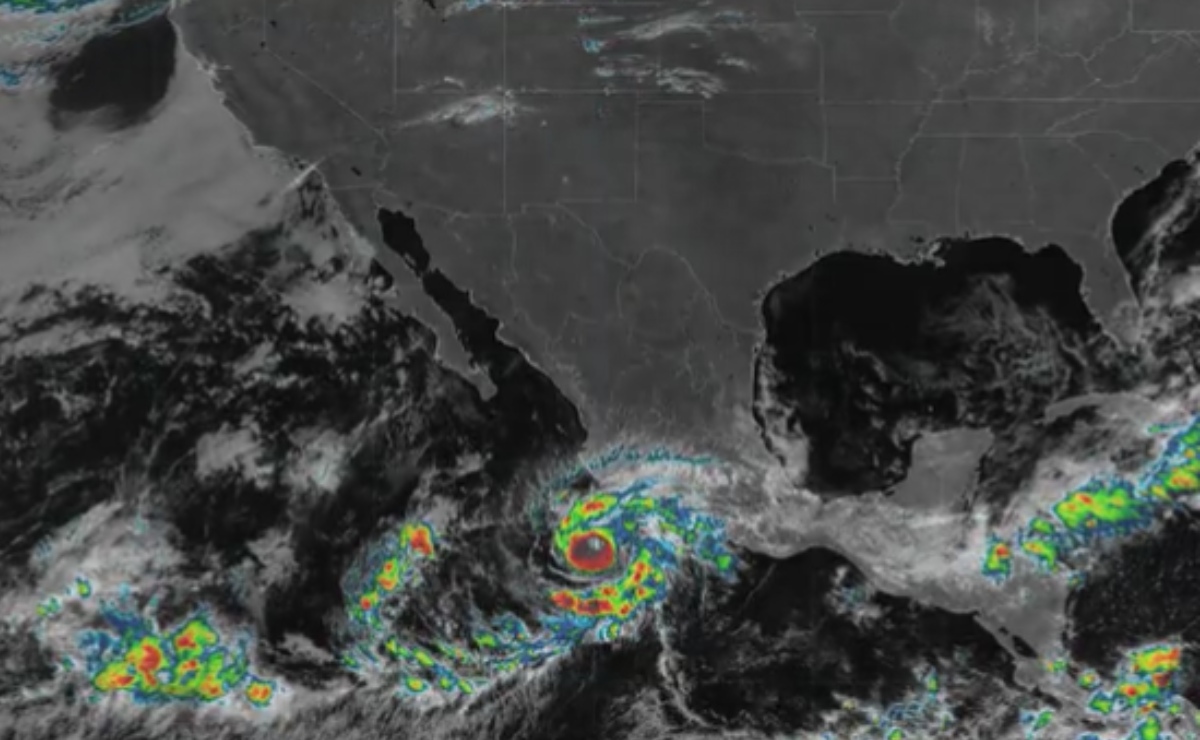 Suspenden clases en la costa de Jalisco ante tormenta tropical "Roslyn"