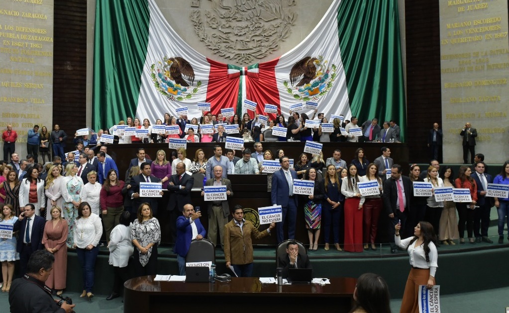 Chocan diputados de oposición con Morena por recursos para niños con cáncer