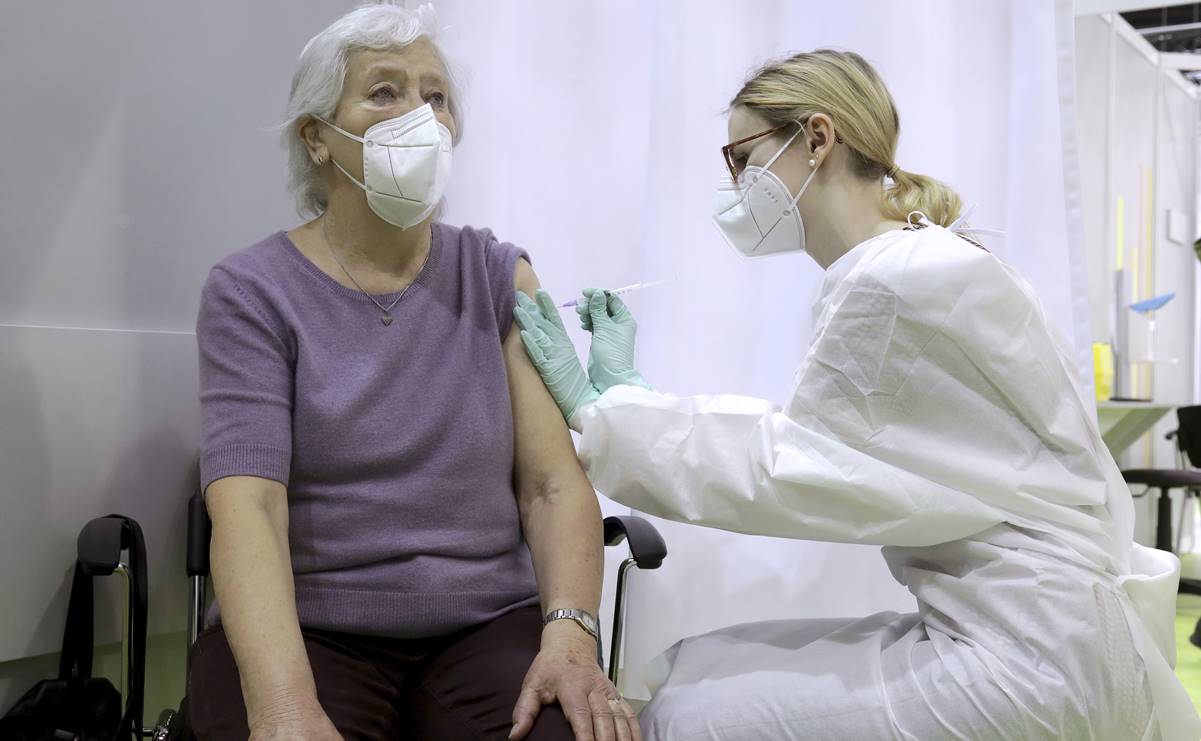 Europeos desdeñan vacuna contra Covid-19 de AstraZeneca; piden no ser vacunados con ella
