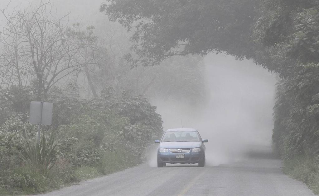 Cómo manejar cuando hay ceniza volcánica en la calle