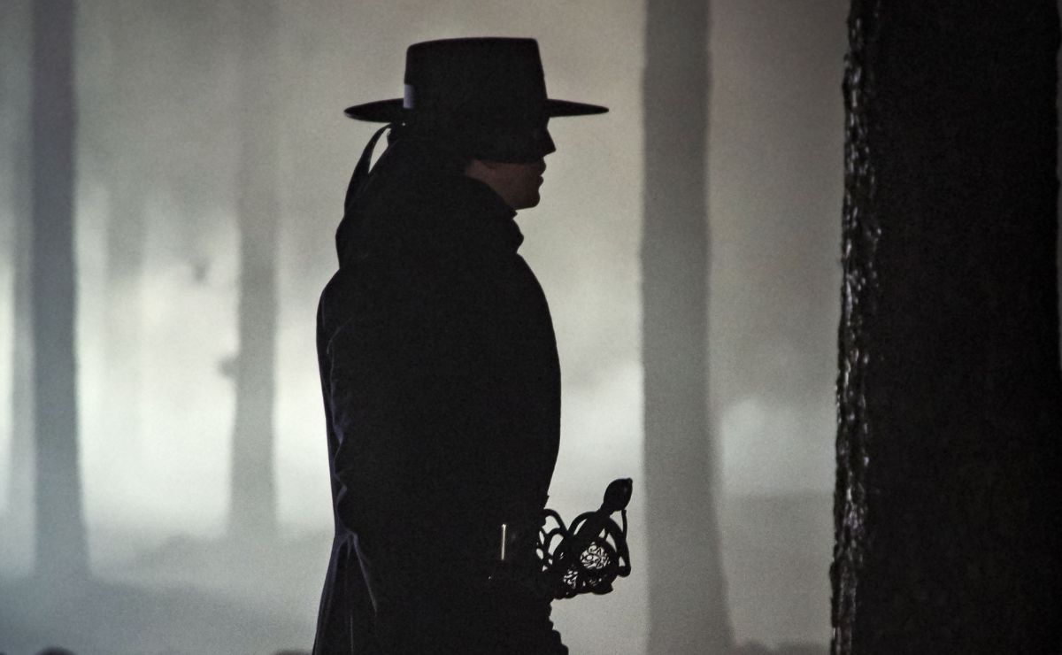 Amazon Prime revela cómo luce el protagonista de la serie ‘El Zorro’ y no es Antonio Banderas