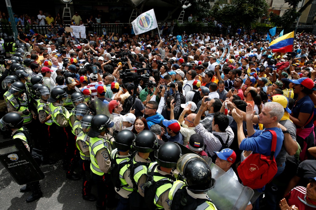 Venezuela: Prohíben protestas en sedes de consejo electoral
