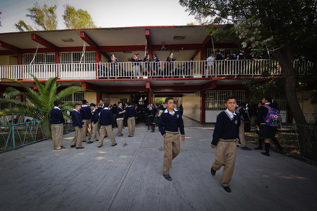 Reporta líder de SNTE déficit de 75 profesores en el estado