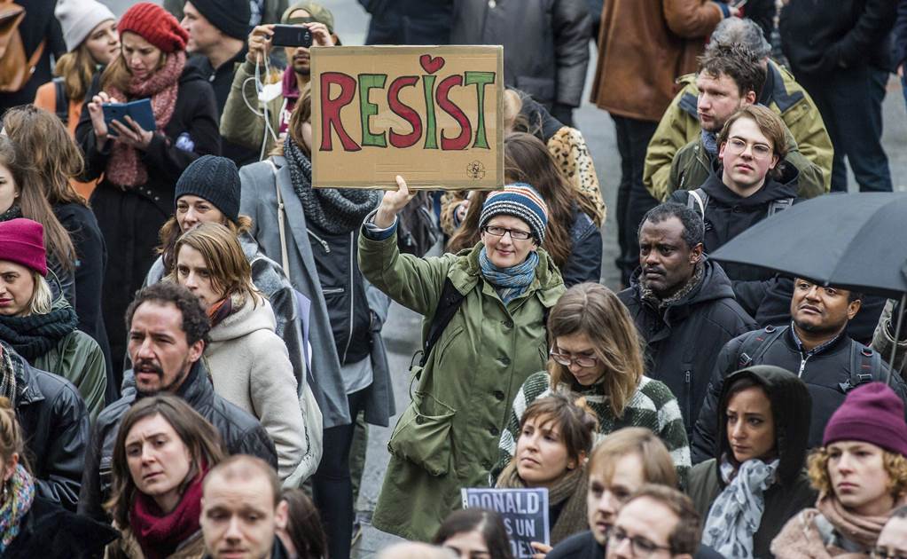 Protestan en centro de Bruselas contra veto de Donald Trump a la inmigración
