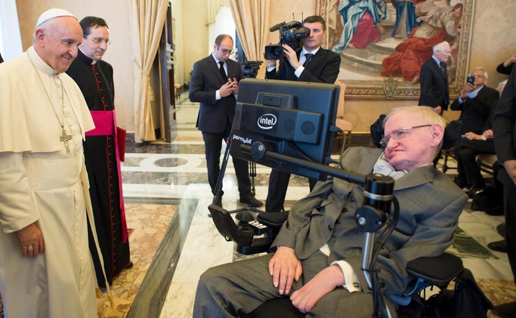 Stephen Hawking habló de ciencia en el Vaticano