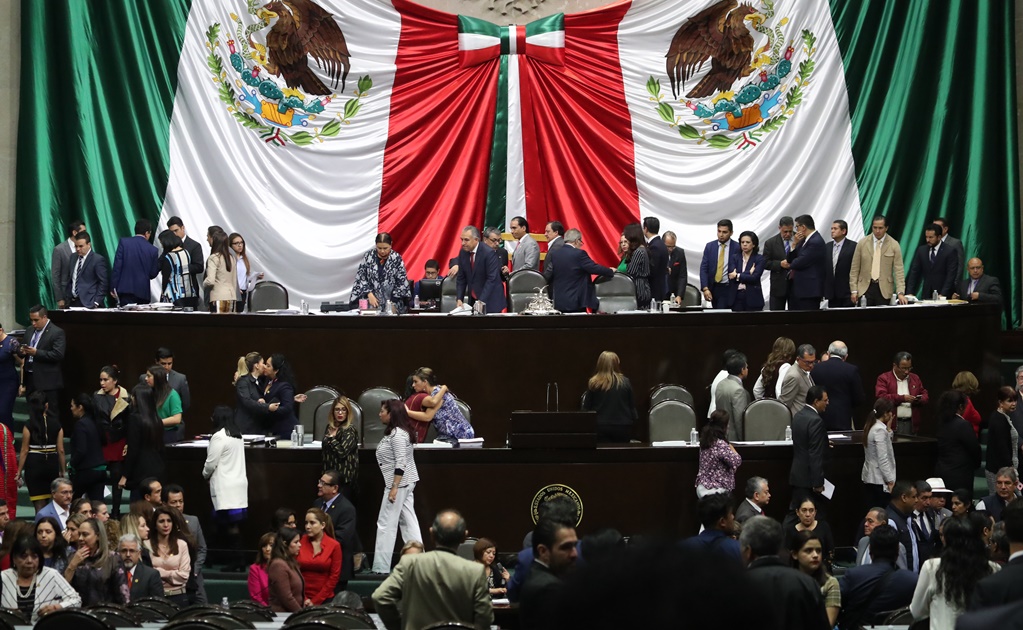 Diputados avalan crear Comisión de la Verdad por caso Ayotzinapa