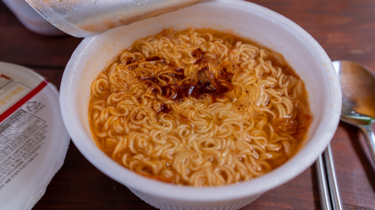 De qué están hechos los camarones de las sopas instantáneas