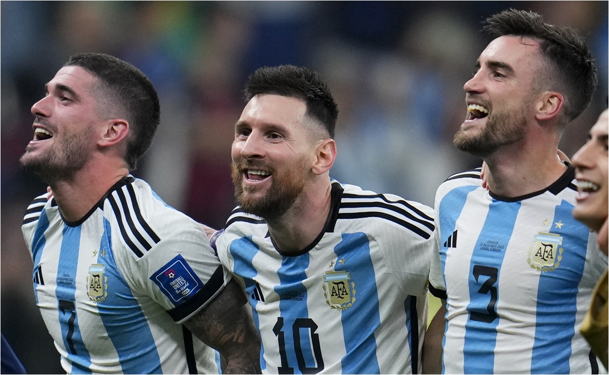 Así se las ingenia este jugador de Argentina para ir al supermercado y pasar desapercibido