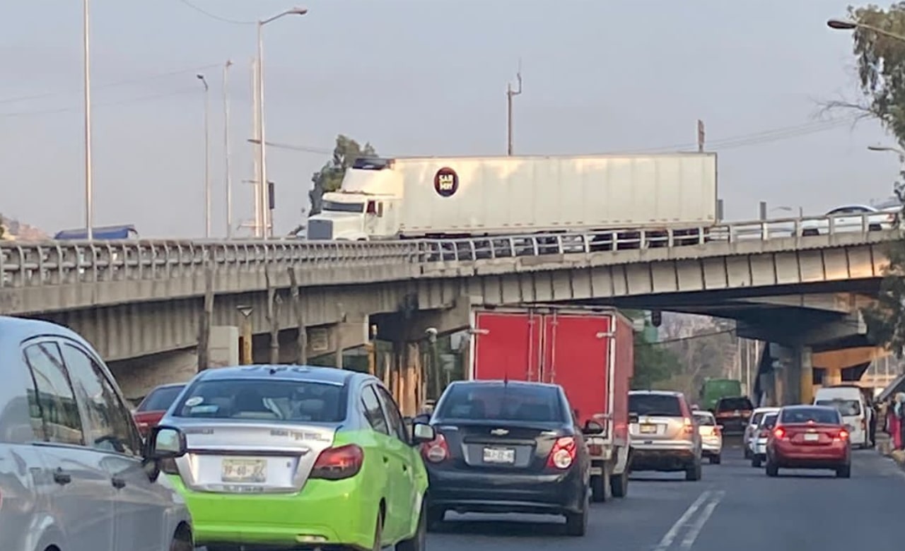 Implementan dispositivo de ordenamiento vial en Toluca