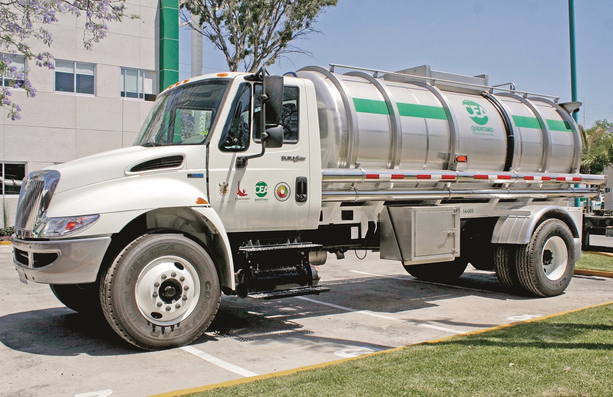 Ante desabasto de agua, municipio enviará pipas a 300 viviendas de la capital de Querétaro