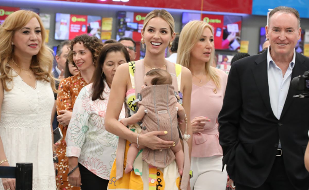 Mariana Rodríguez celebra apertura de lactario materno en Soriana de Nuevo León