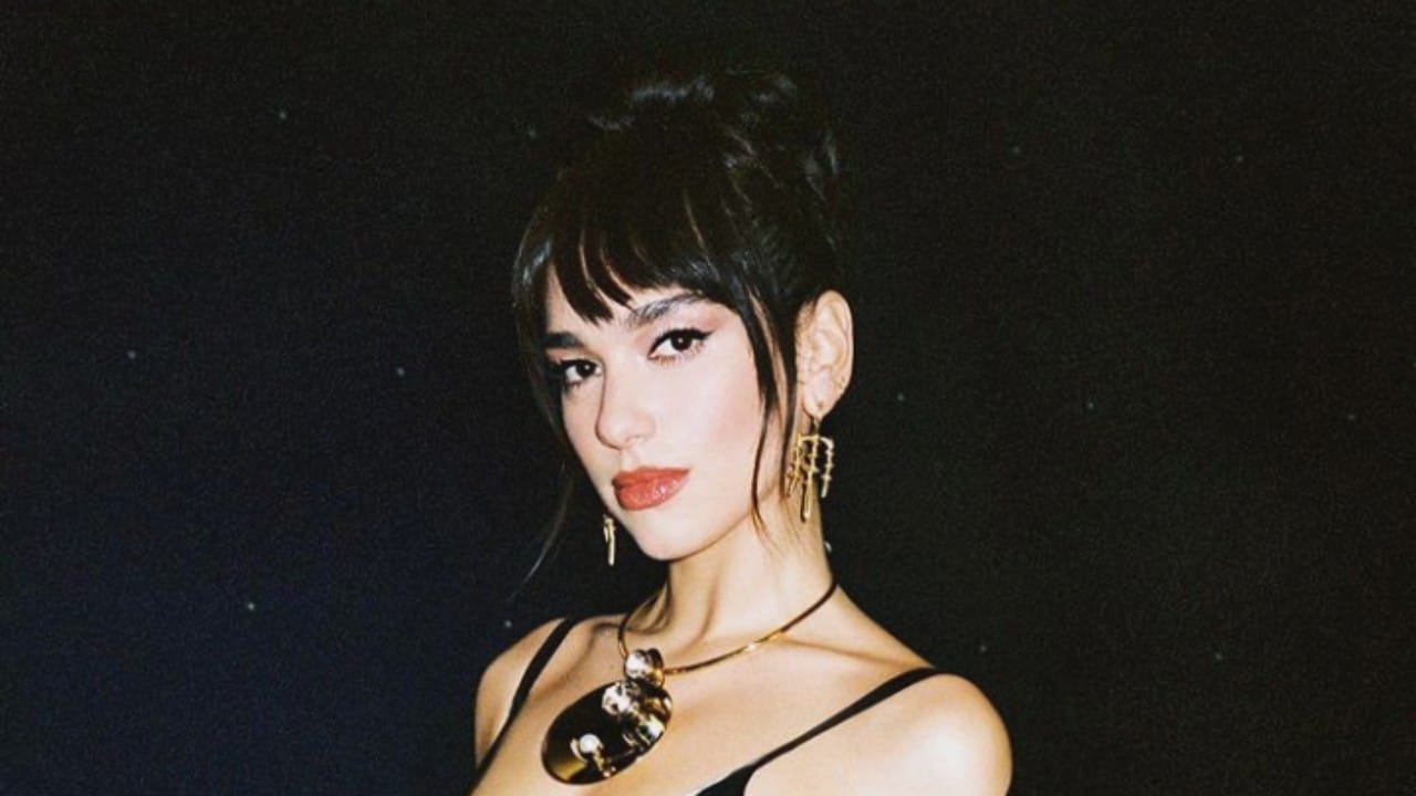 Dua Lipa conquista Instagram con mini vestido de látex