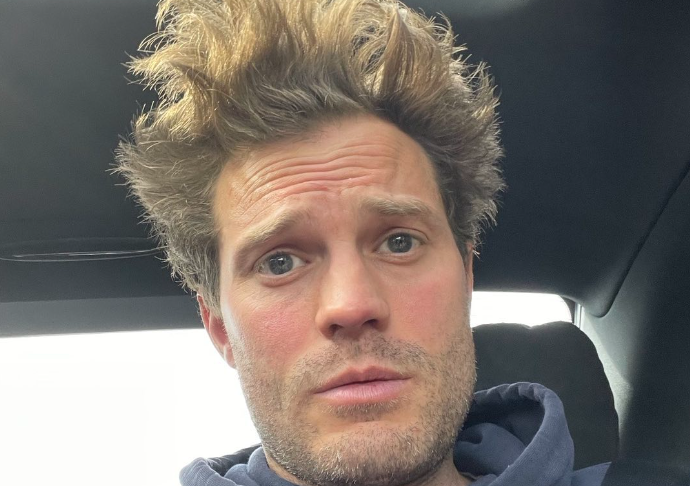 Jamie Dornan, protagonista de ’50 sombras de Grey’ ingresó de emergencia a un hospital tras picadura de orugas tóxicas