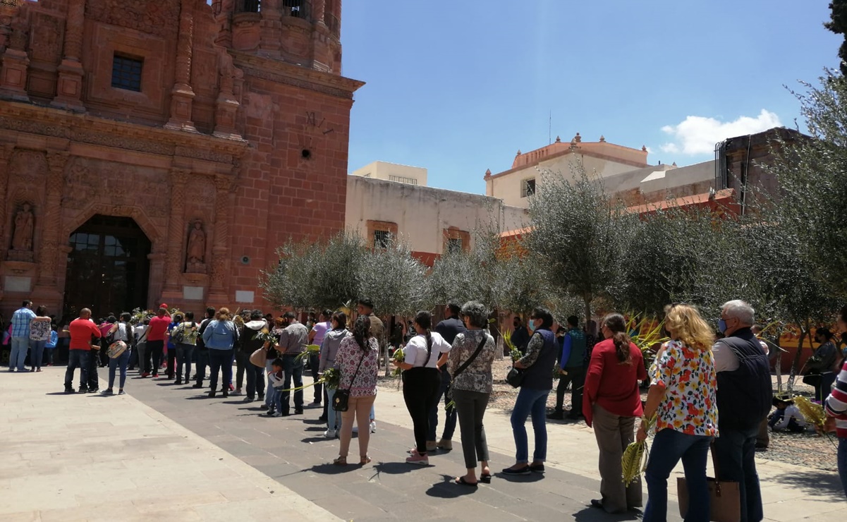 Zacatecanos prefieren hacer fila en la iglesia que participar en la revocación de mandato