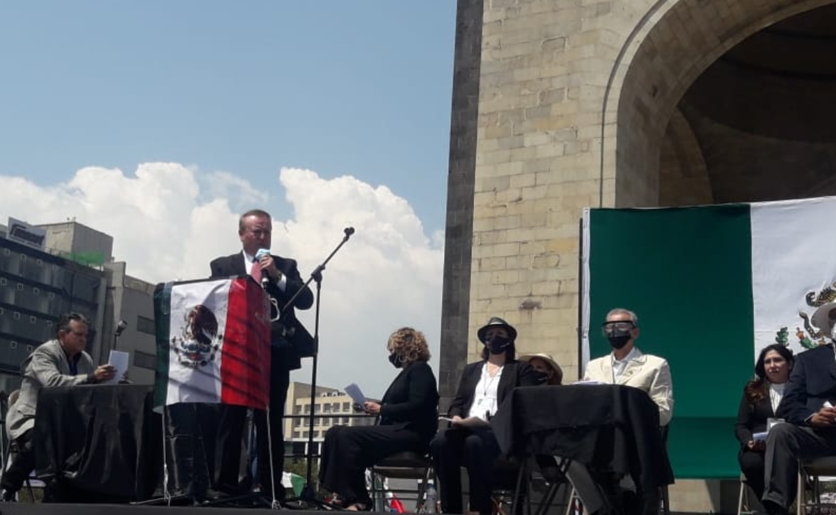 FRENAAA declara "culpable" a AMLO en juicio ciudadano tras manifestación en Monumento a la Revolución