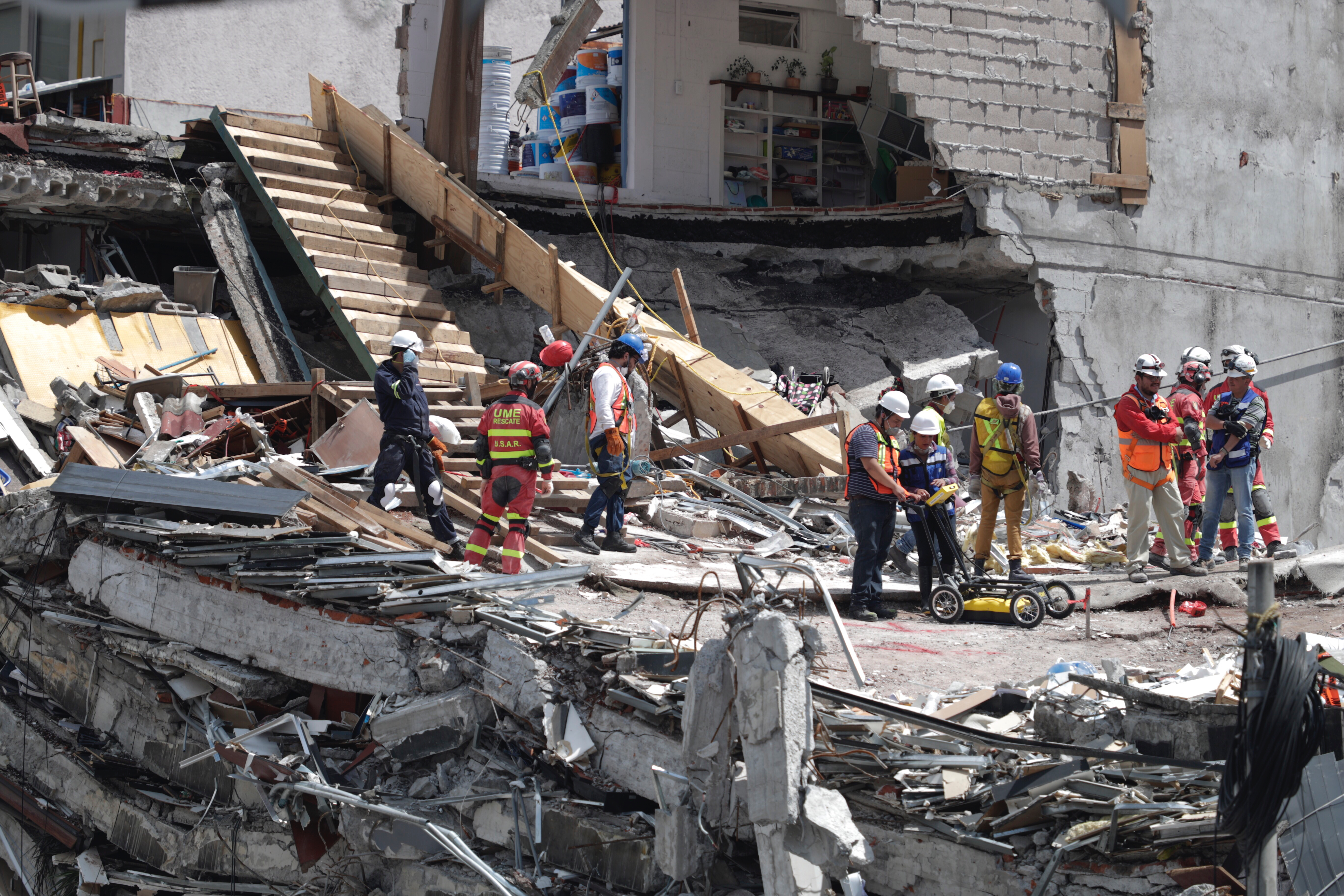 Hacienda anuncia medidas para apoyar a afectados por sismo