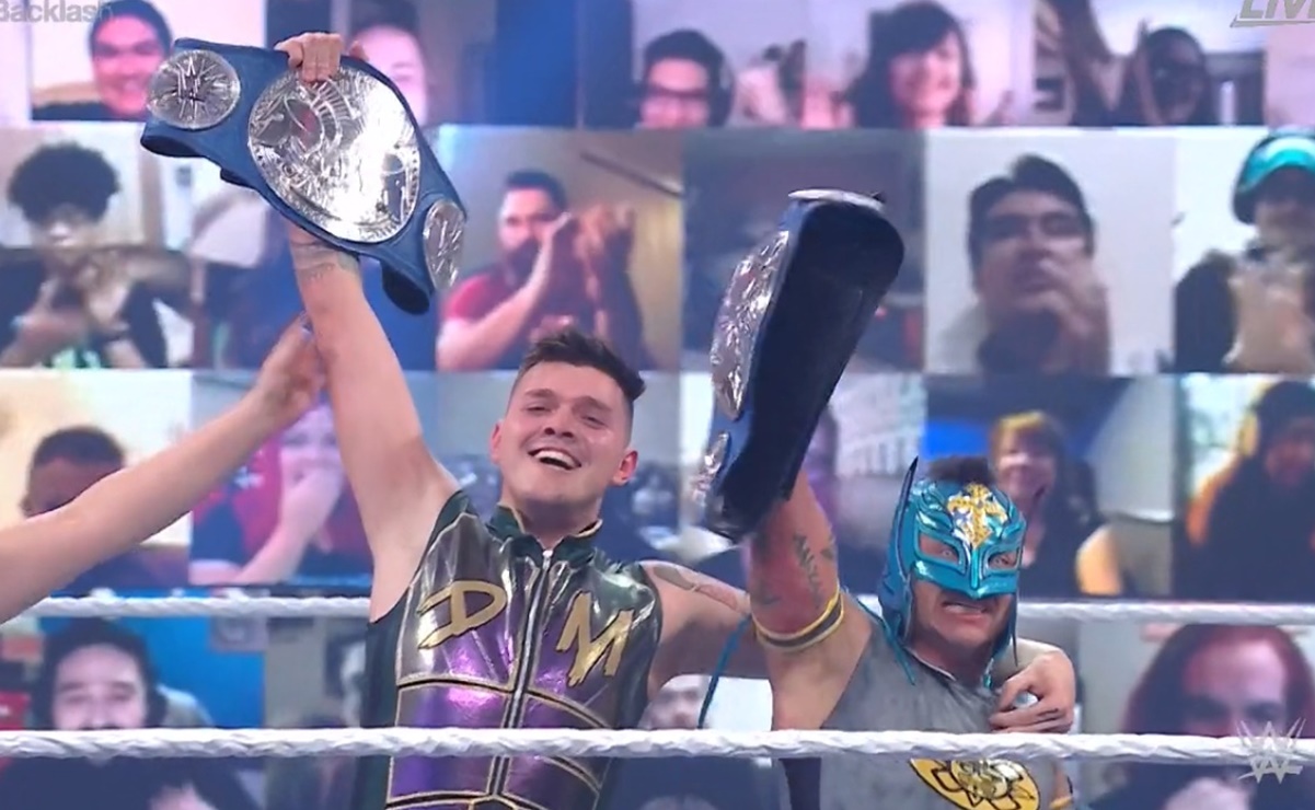 Rey Mysterio y Dominik, primera pareja de padre e hijo en ser campeones en WWE